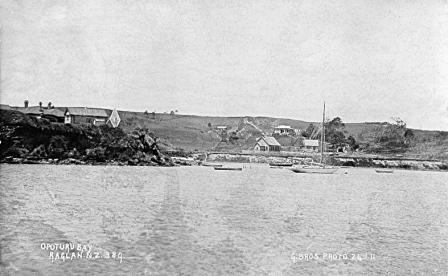 1911 Opotoru Bay looking up Stewart Street. Photographer Gilmour Brothers. Raglan & District Museum Collection